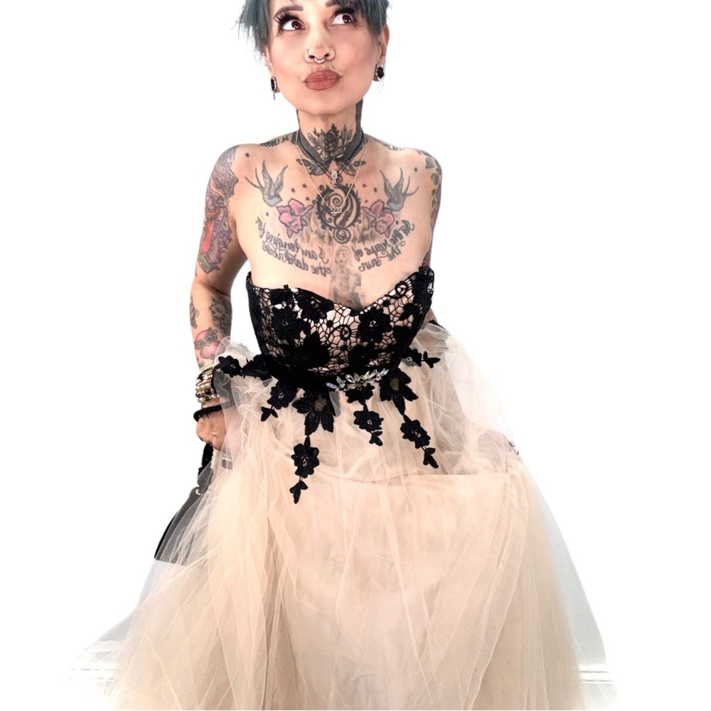 Strapless balletcore prom dress - Picture 3 of 9